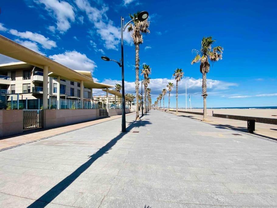 Stylish Apartment With Terrace On The Beachfrom Valencia Exterior photo